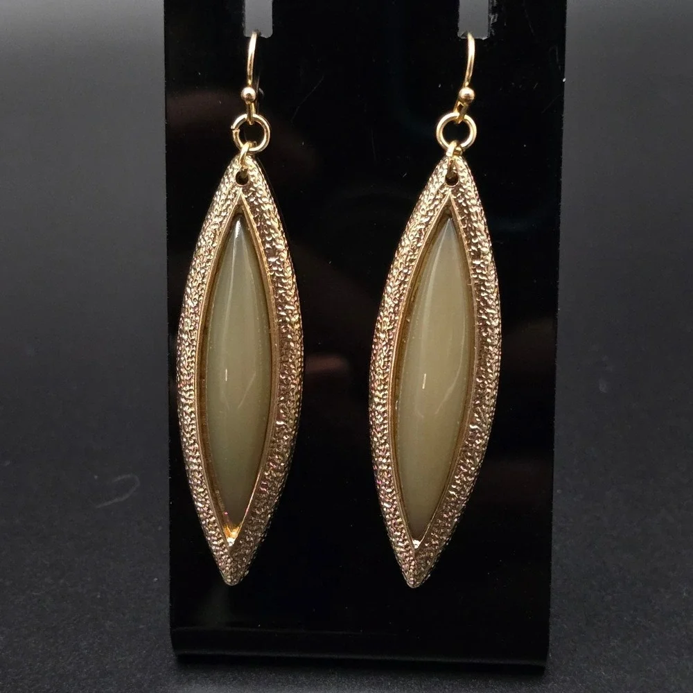 Green Elongated Marquise Earrings Gold Tone